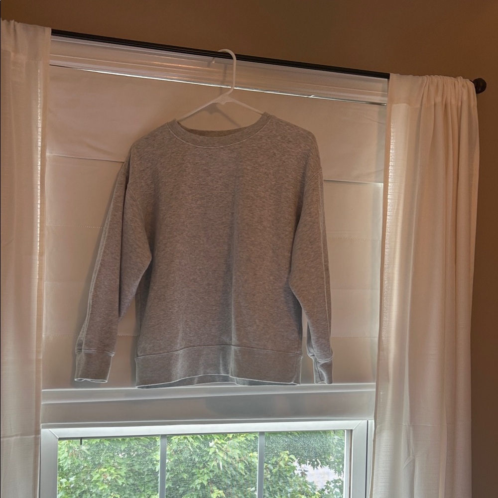 Fabletics Heather Gray Crewneck Top Women’s Small